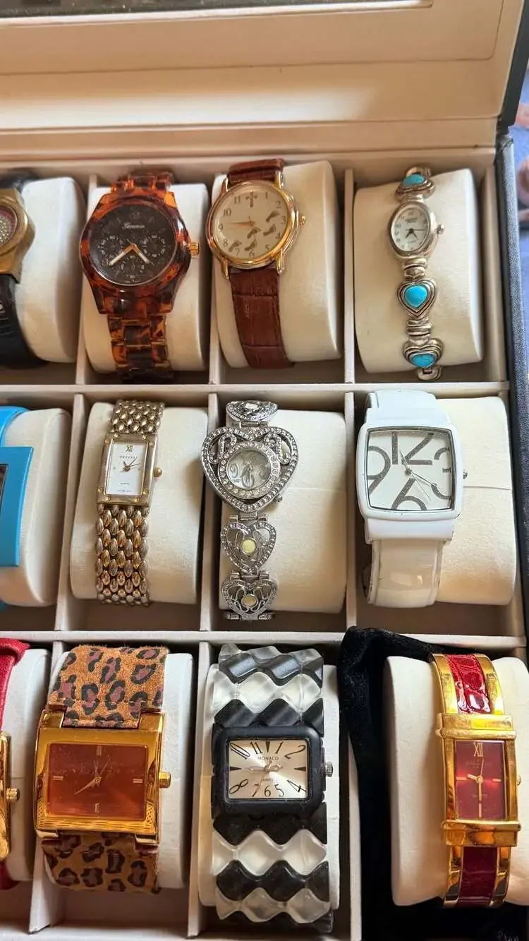 Large Vintage Women's Fashion Watch Collection Lot (24 Pieces)